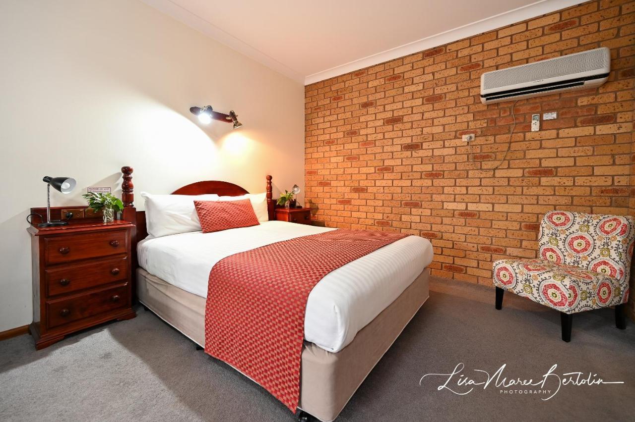 Narrandera Club Motor Inn Exterior photo
