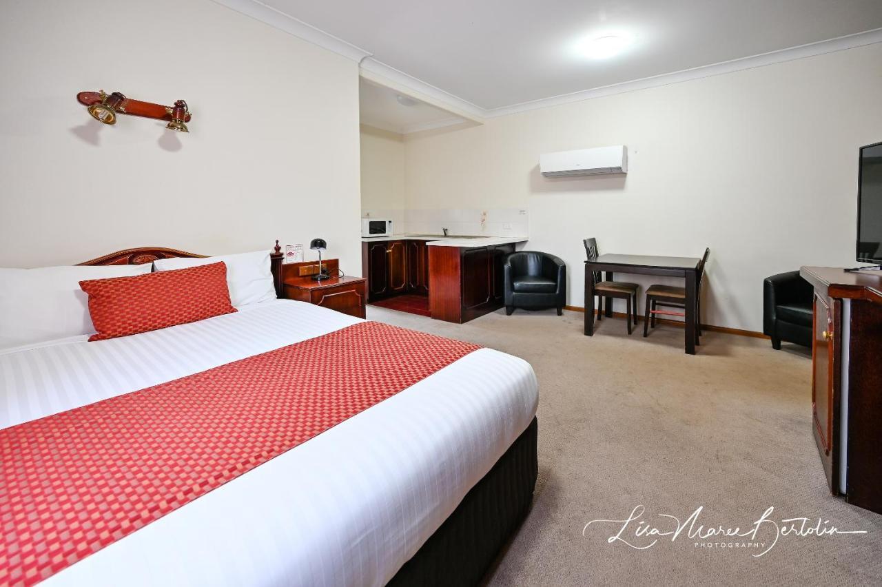 Narrandera Club Motor Inn Exterior photo