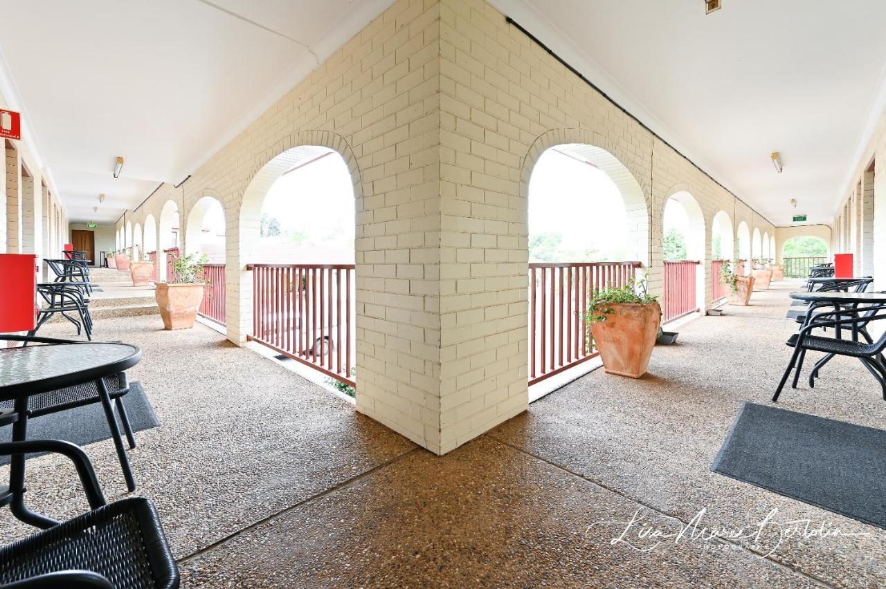 Narrandera Club Motor Inn Exterior photo