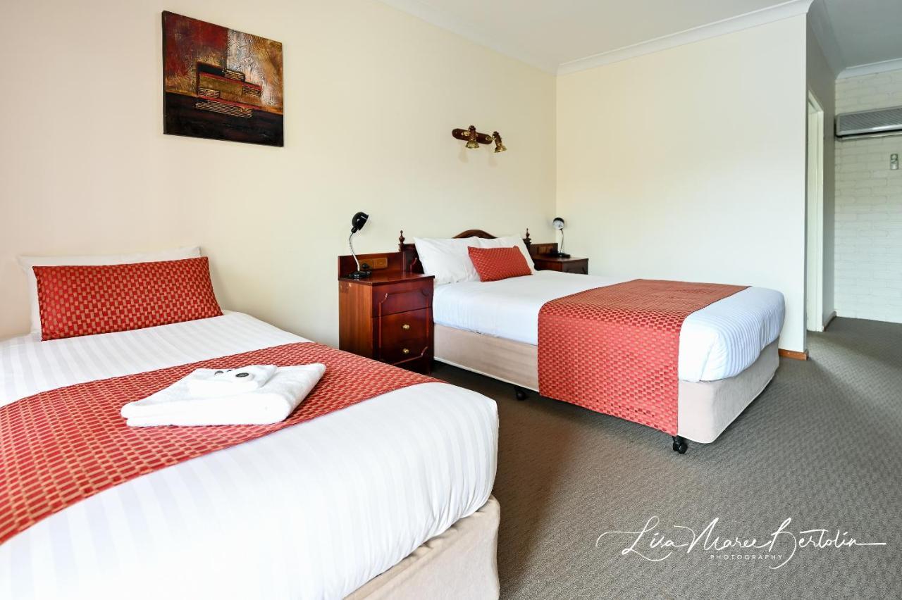 Narrandera Club Motor Inn Exterior photo